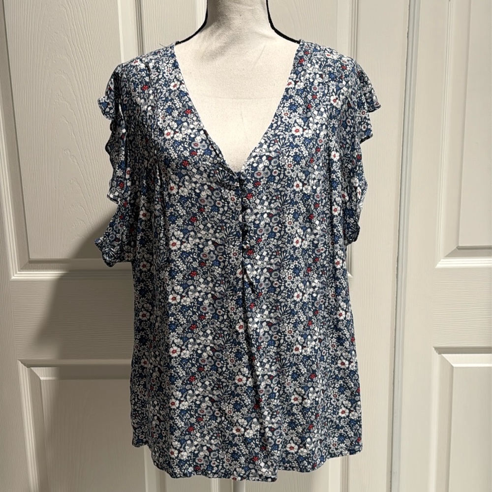 Jones & Co V-neck Button Down Blouse